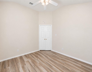 5121 Yaupon Drive - Photo Thumbnail 6