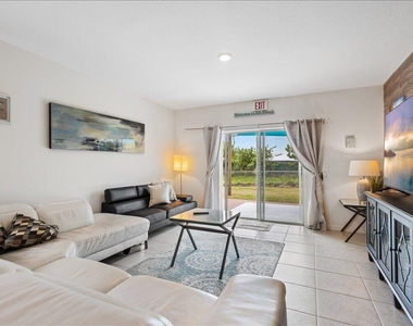 2202 Se Trillo Street - Photo Thumbnail 8