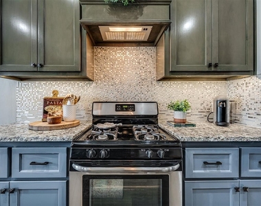 14704 Brinklee Way - Photo Thumbnail 12