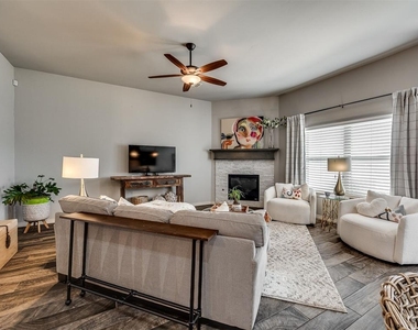 14704 Brinklee Way - Photo Thumbnail 4