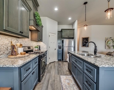 14704 Brinklee Way - Photo Thumbnail 10