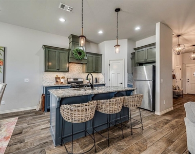 14704 Brinklee Way - Photo Thumbnail 8