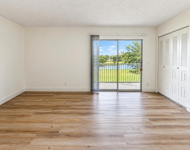 101 Sw 132nd Way - Photo Thumbnail 11
