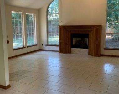 14705 Collingwood Lane - Photo Thumbnail 3