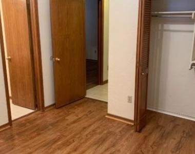 14705 Collingwood Lane - Photo Thumbnail 7