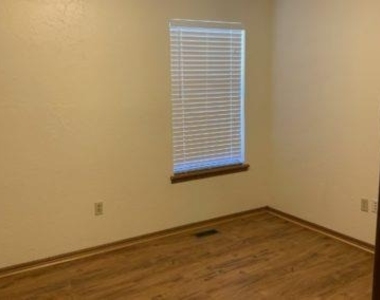 14705 Collingwood Lane - Photo Thumbnail 10