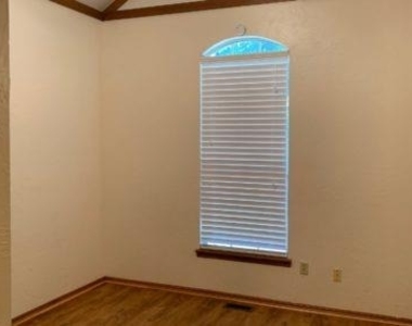 14705 Collingwood Lane - Photo Thumbnail 6