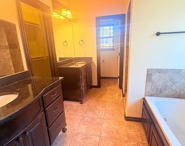 11733 Sw 22nd Terrace - Photo Thumbnail 12