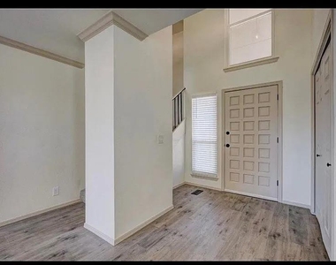 2221 S Shadowridge Court - Photo Thumbnail 2