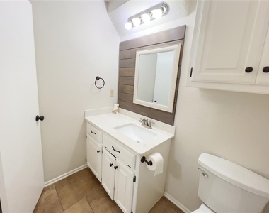 11800 Kingsridge Terrace - Photo Thumbnail 9