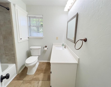 11800 Kingsridge Terrace - Photo Thumbnail 18