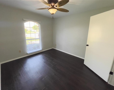 11800 Kingsridge Terrace - Photo Thumbnail 14