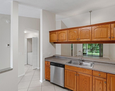462 Hardwood Place - Photo Thumbnail 14