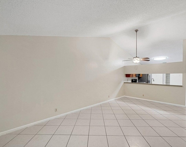 462 Hardwood Place - Photo Thumbnail 9