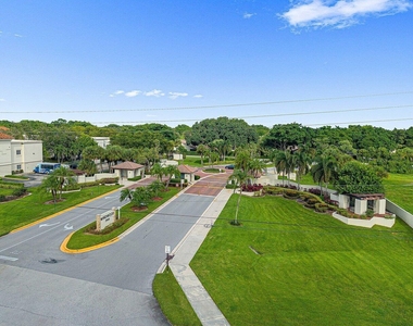 462 Hardwood Place - Photo Thumbnail 42