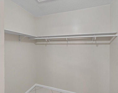 462 Hardwood Place - Photo Thumbnail 27