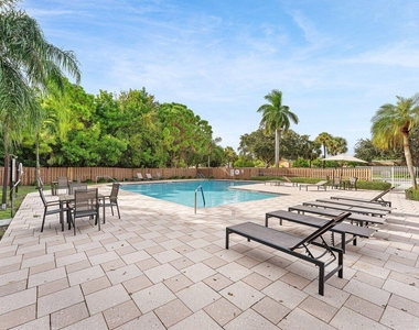 462 Hardwood Place - Photo Thumbnail 40