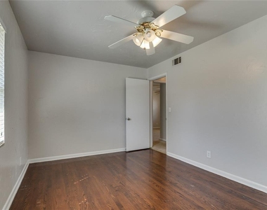 3813 Nw 56th Place - Photo Thumbnail 24