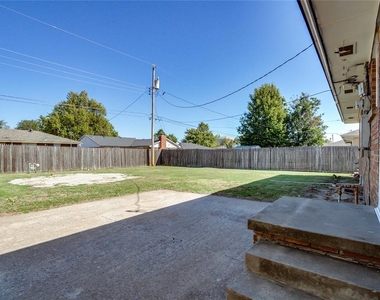 3813 Nw 56th Place - Photo Thumbnail 25
