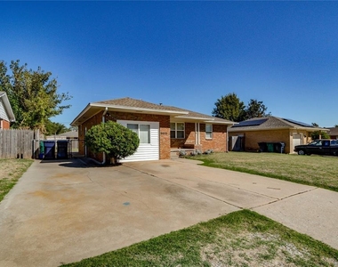 3813 Nw 56th Place - Photo Thumbnail 1