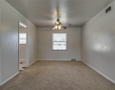3813 Nw 56th Place - Photo Thumbnail 6