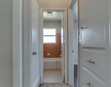 3813 Nw 56th Place - Photo Thumbnail 17