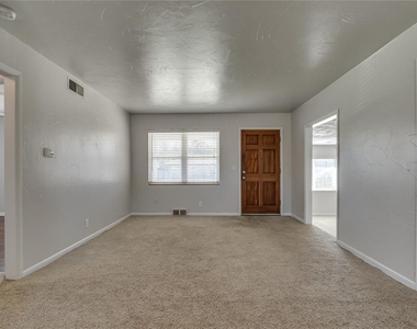 3813 Nw 56th Place - Photo Thumbnail 3
