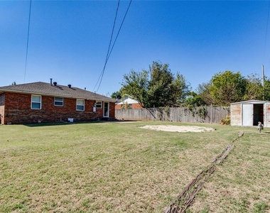 3813 Nw 56th Place - Photo Thumbnail 26
