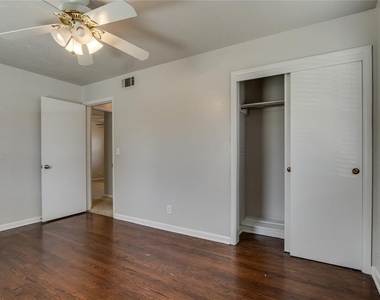 3813 Nw 56th Place - Photo Thumbnail 23