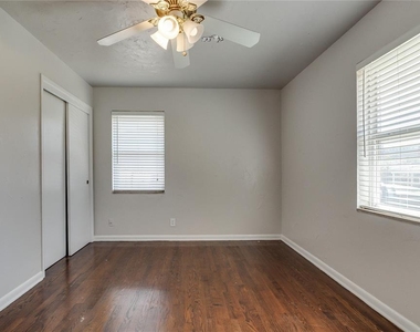3813 Nw 56th Place - Photo Thumbnail 22