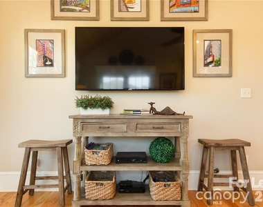 41 Mildred Avenue - Photo Thumbnail 6