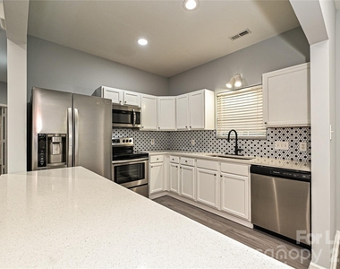 1233 Calhoun Street - Photo Thumbnail 6