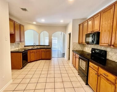9405 Timber Wagon Drive - Photo Thumbnail 10