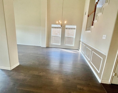 9405 Timber Wagon Drive - Photo Thumbnail 9