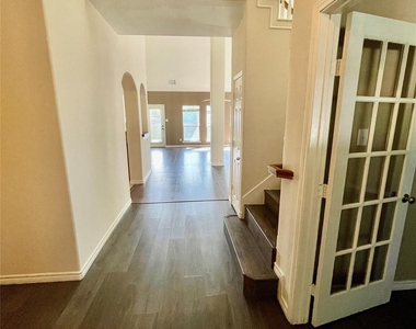 9405 Timber Wagon Drive - Photo Thumbnail 3