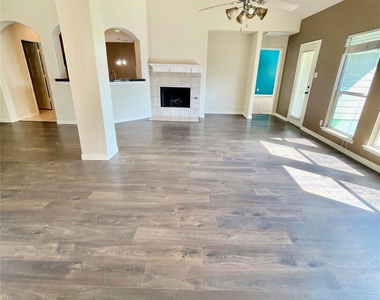 9405 Timber Wagon Drive - Photo Thumbnail 8
