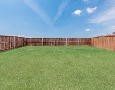 3004 Isla Terrace - Photo Thumbnail 18