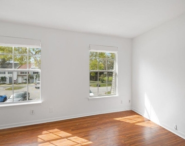217 Old English Drive - Photo Thumbnail 10