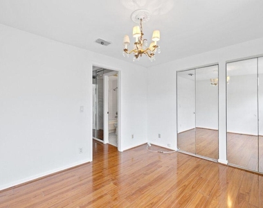 217 Old English Drive - Photo Thumbnail 13