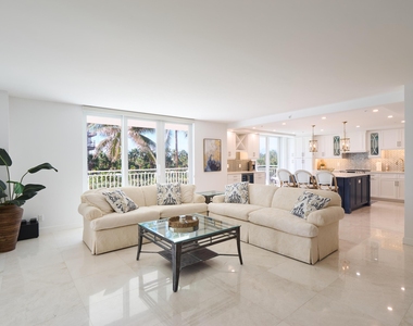 500 Ocean Drive - Photo Thumbnail 2