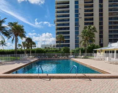 500 Ocean Drive - Photo Thumbnail 23