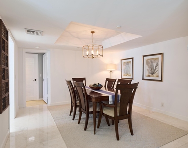 500 Ocean Drive - Photo Thumbnail 9