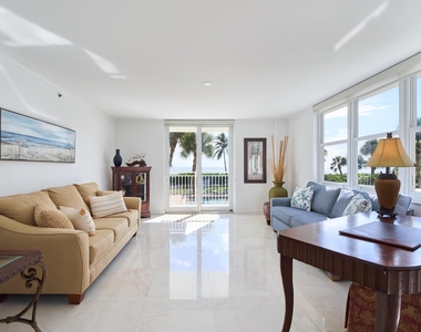 500 Ocean Drive - Photo Thumbnail 8