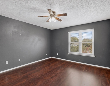8109 Skillman Street - Photo Thumbnail 14