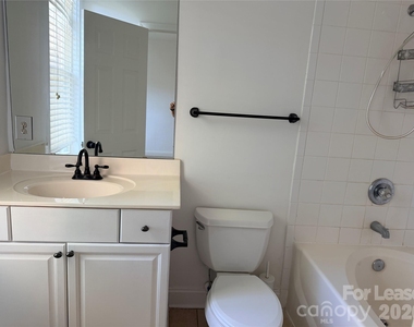 11017 Lancaster Park Drive - Photo Thumbnail 16