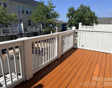 11017 Lancaster Park Drive - Photo Thumbnail 9