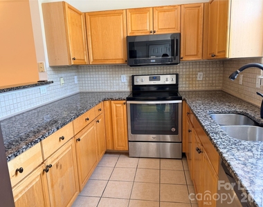 11017 Lancaster Park Drive - Photo Thumbnail 7