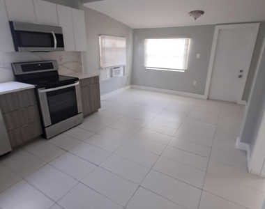 311 S J Street - Photo Thumbnail 17