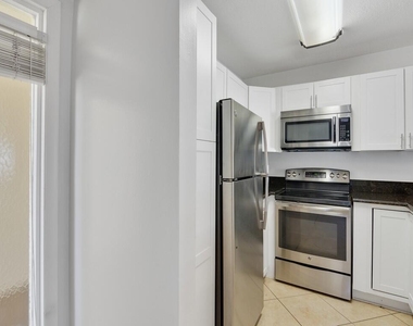 1845 Robalo Drive - Photo Thumbnail 4