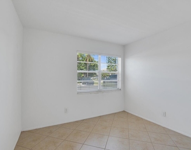 1845 Robalo Drive - Photo Thumbnail 11